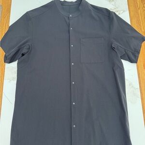 Lululemon Daily Drift Black Button Down Shirt Size Large EUC Retail $98